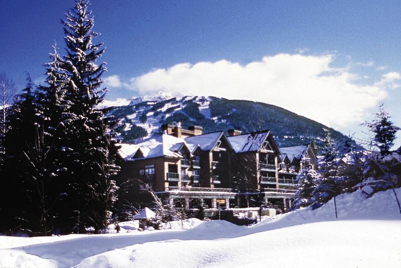Pinnacle Hotel Whistler Bagian luar foto
