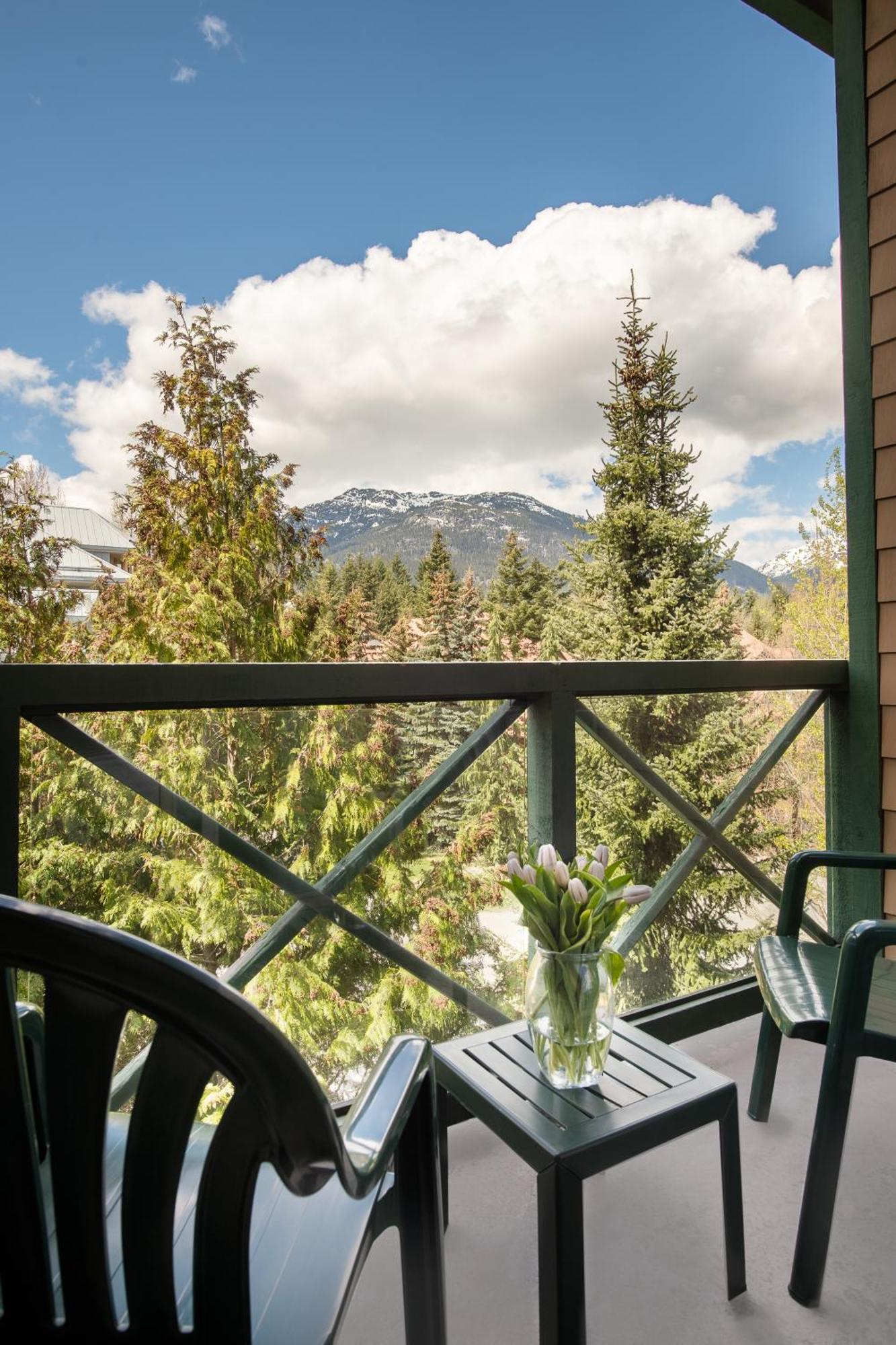 Pinnacle Hotel Whistler Bagian luar foto