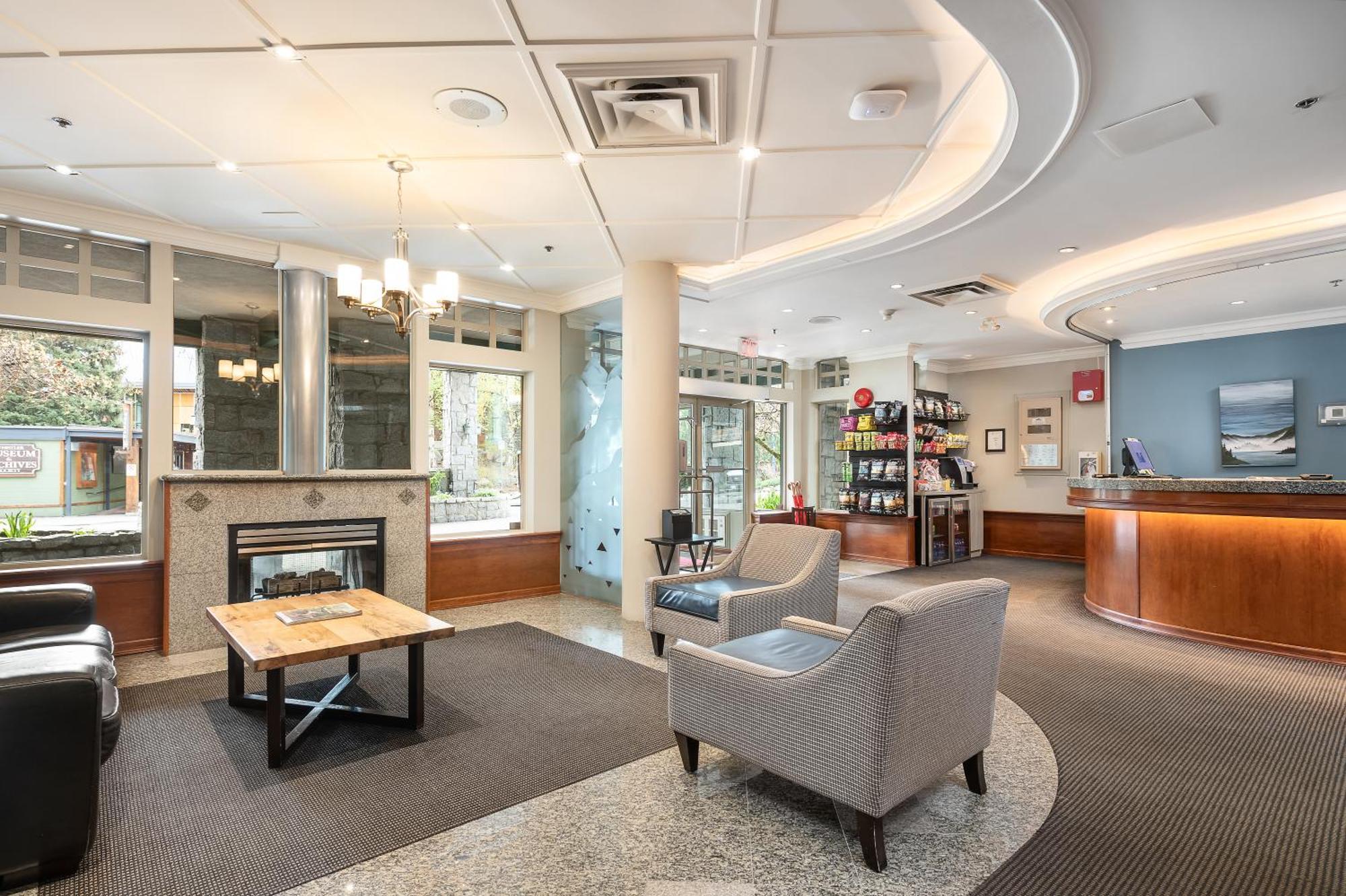 Pinnacle Hotel Whistler Bagian luar foto