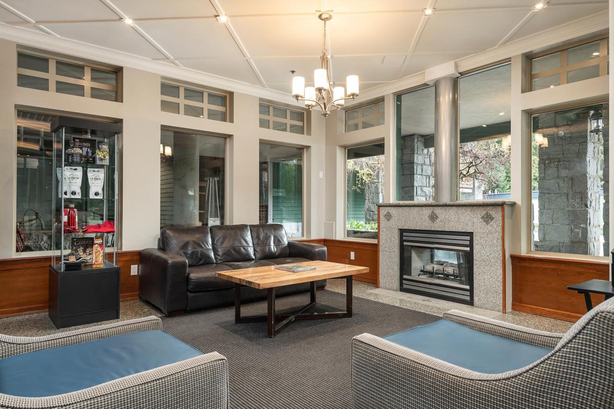 Pinnacle Hotel Whistler Bagian luar foto