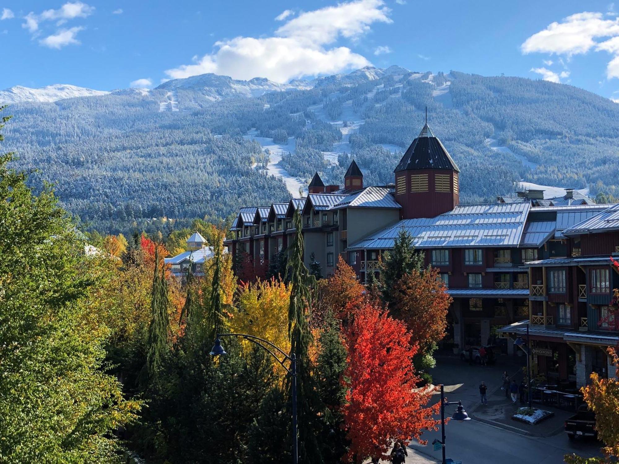 Pinnacle Hotel Whistler Bagian luar foto