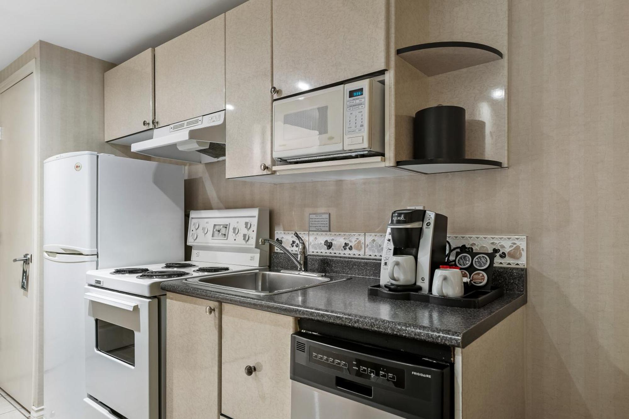 Pinnacle Hotel Whistler Ruang foto