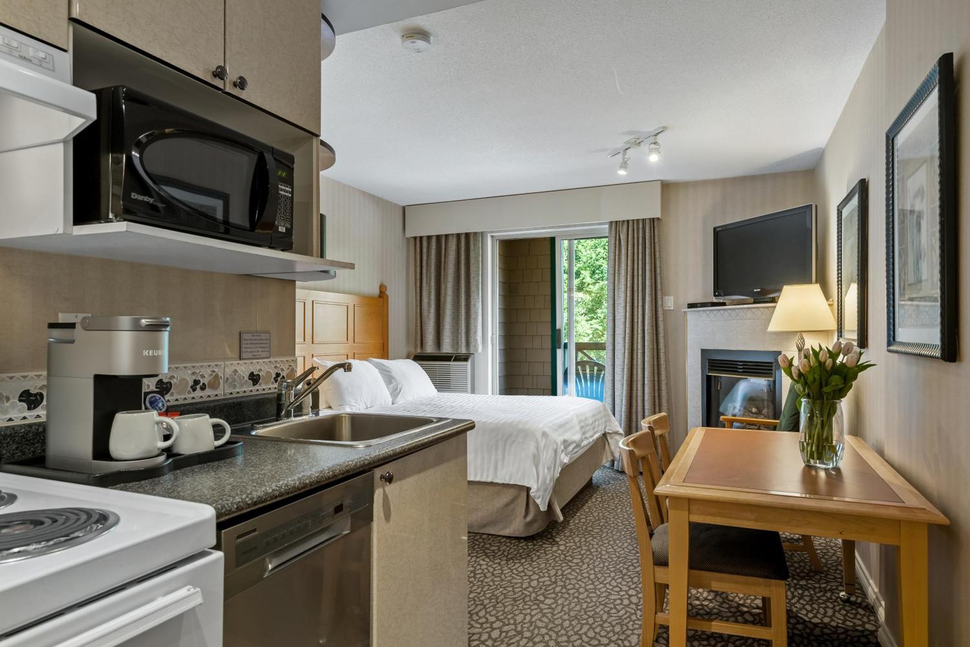 Pinnacle Hotel Whistler Ruang foto