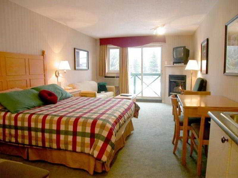 Pinnacle Hotel Whistler Bagian luar foto