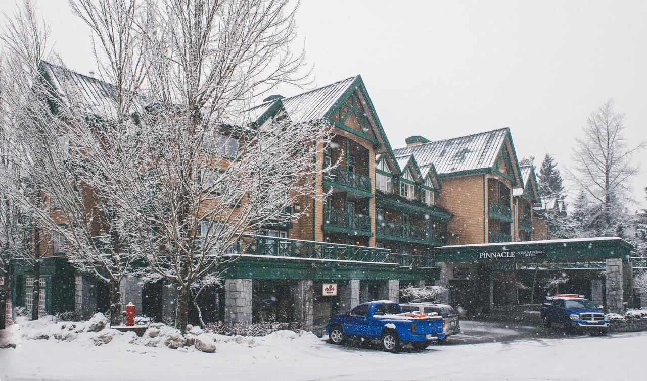 Pinnacle Hotel Whistler Bagian luar foto