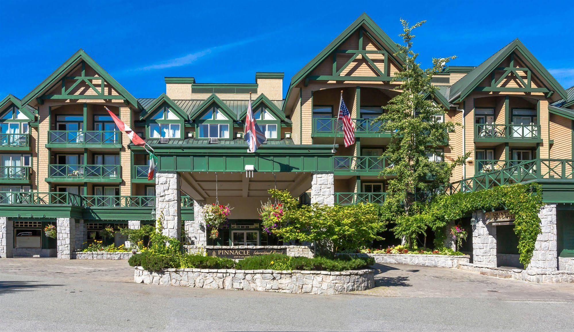 Pinnacle Hotel Whistler Bagian luar foto