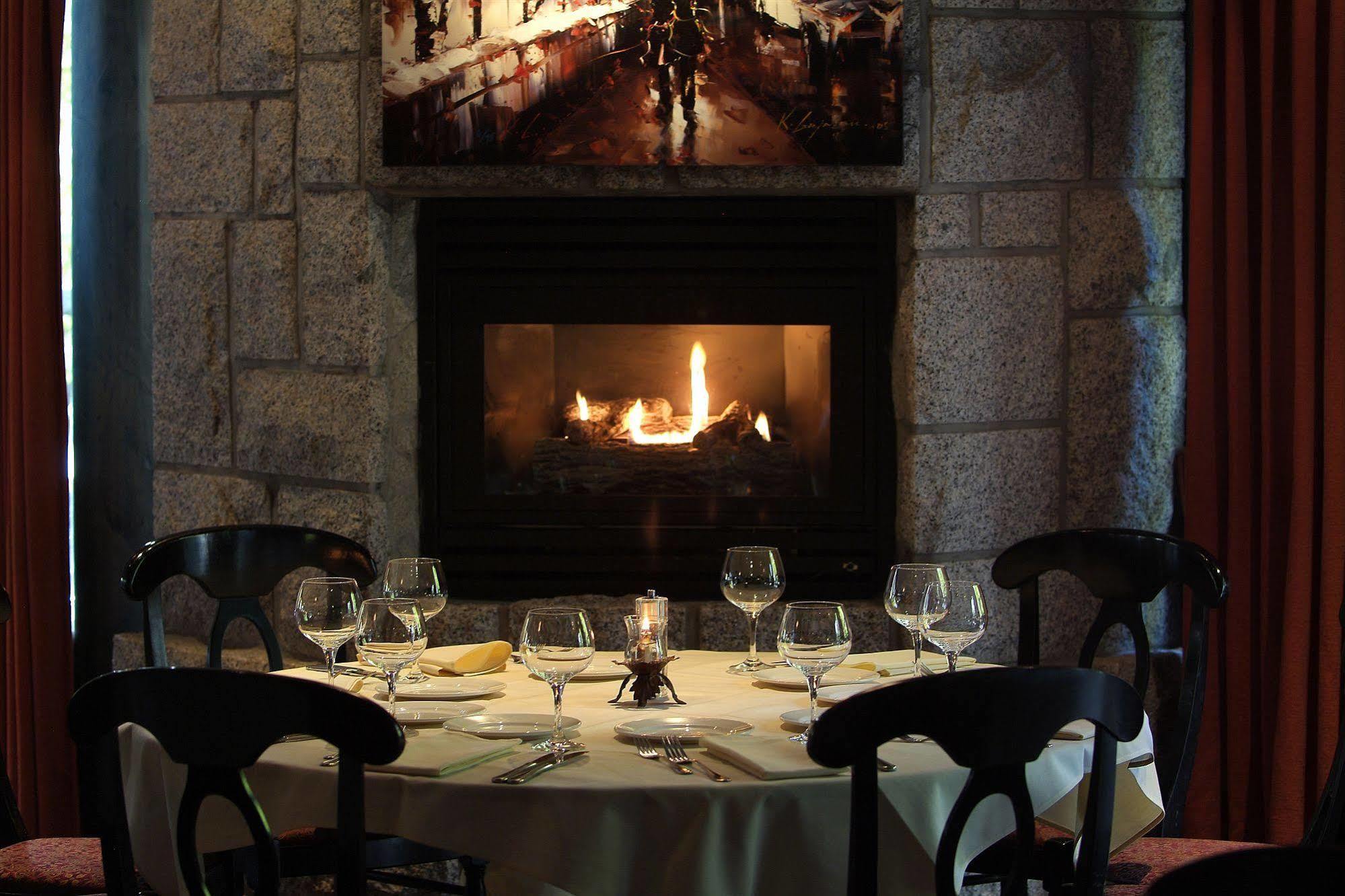 Pinnacle Hotel Whistler Bagian luar foto