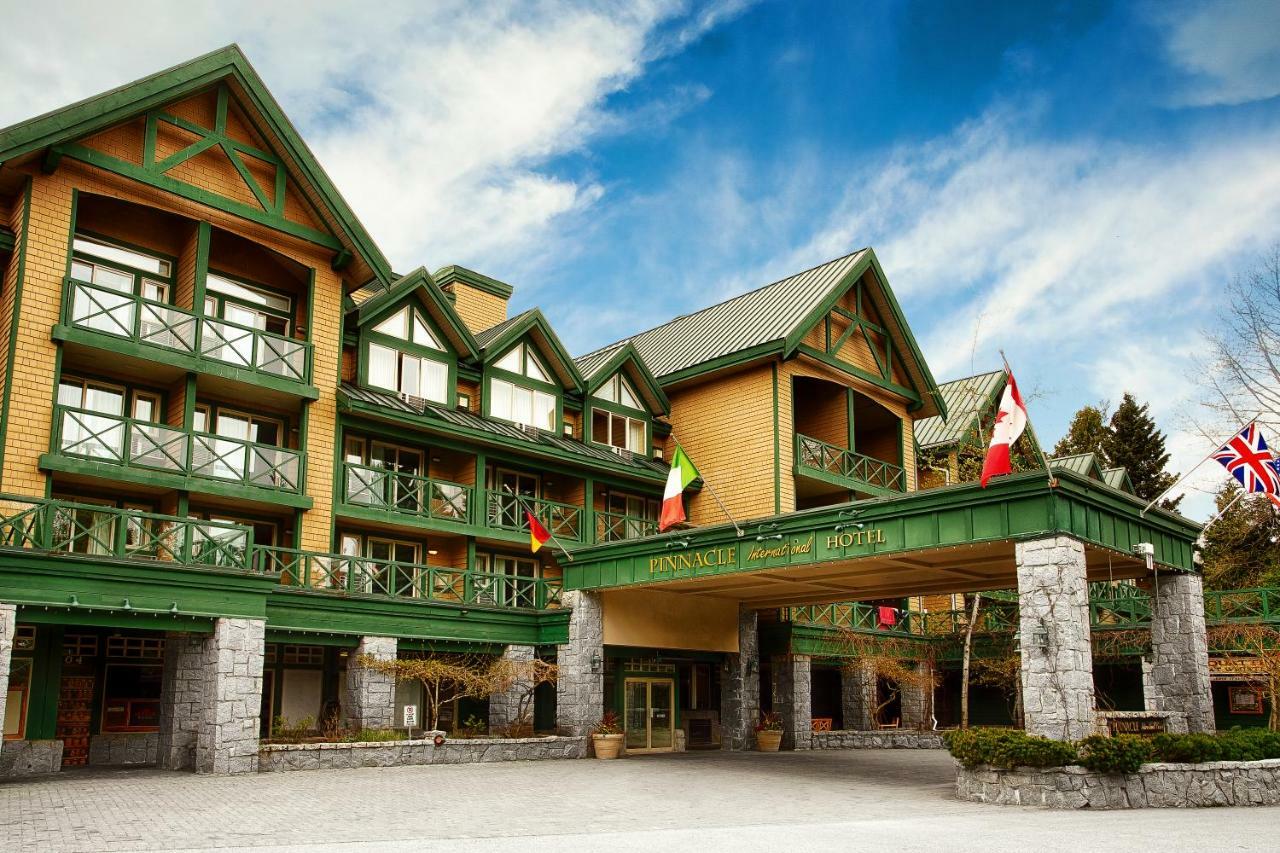 Pinnacle Hotel Whistler Bagian luar foto